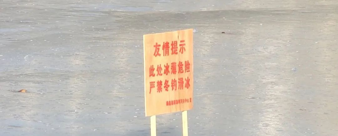 DƬ